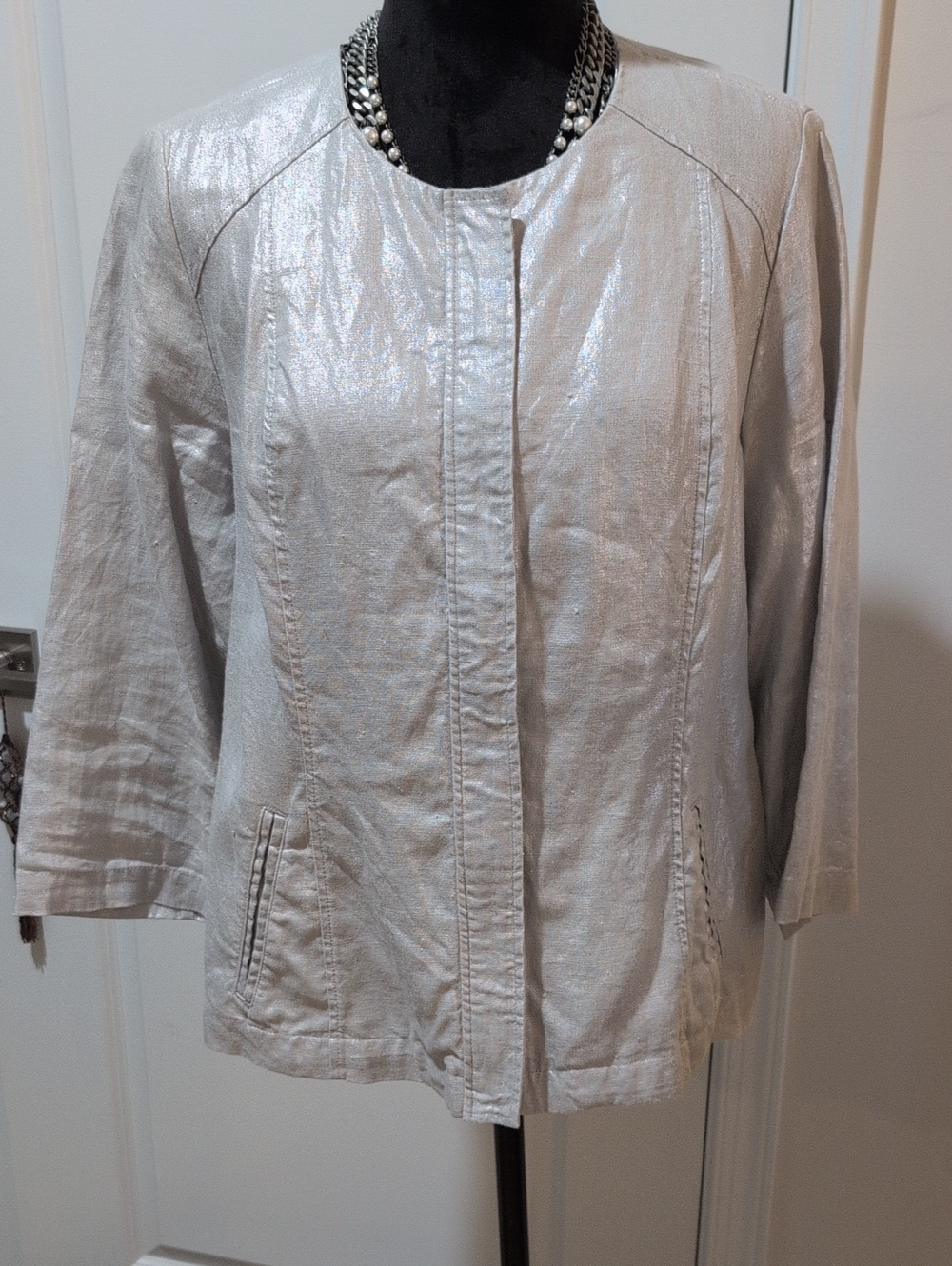 NWOT Chicos Silver Shimmer Linen Crinkle Pattern Jacket
